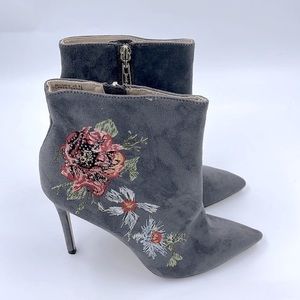 Bebe Gray Embroider Boots Delonix Womans Size 8.5 Floral High Heel
